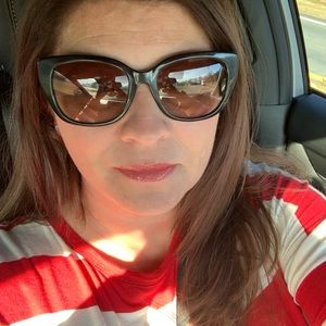 Meet your Posher, Traci